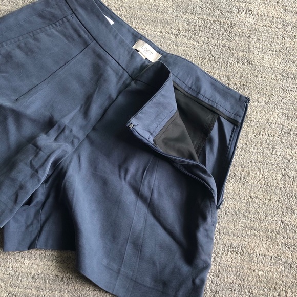 🔮5 for 💲30 Loft pleated soft shorts - Picture 2 of 5